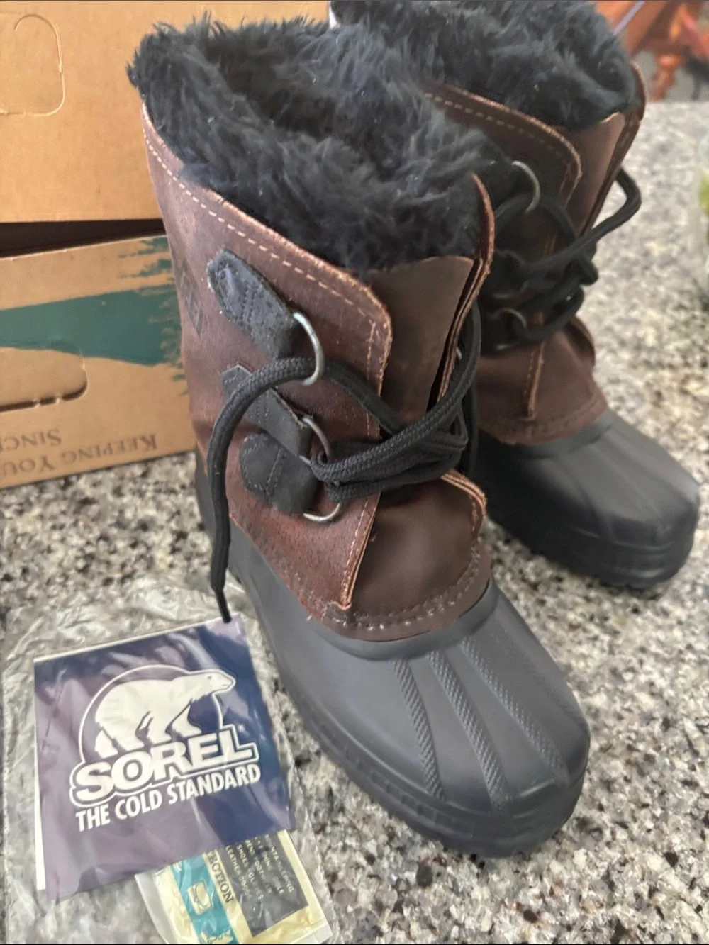 Youth sz 1 Sorel New Brown Winter Snow Boots with Black Faux Fur Lining